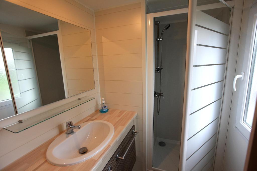 Camping Oase Praha Hotel Zlatníky Стая снимка