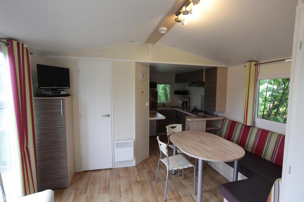 Camping Oase Praha Hotel Zlatníky Стая снимка