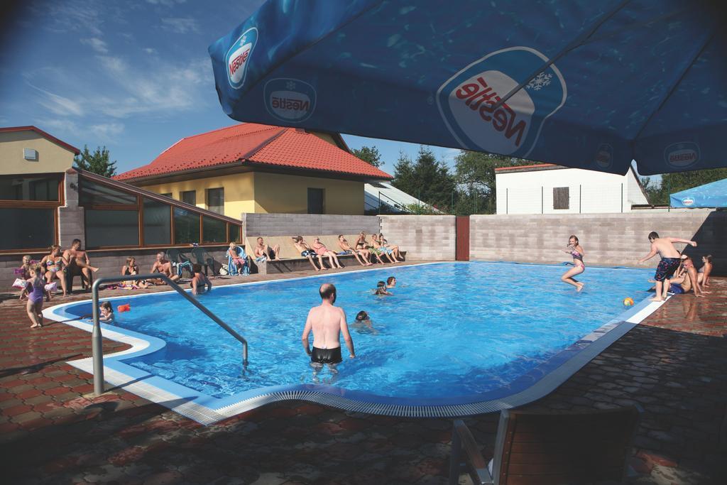 Camping Oase Praha Hotel Zlatníky Екстериор снимка