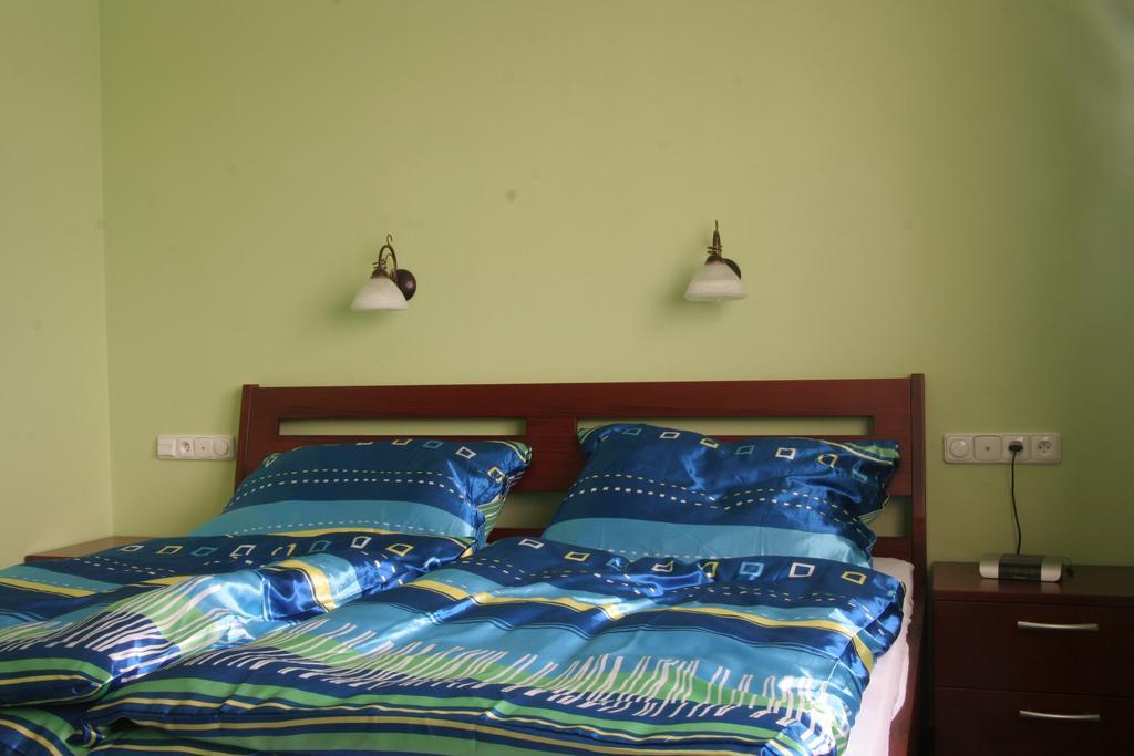Camping Oase Praha Hotel Zlatníky Стая снимка